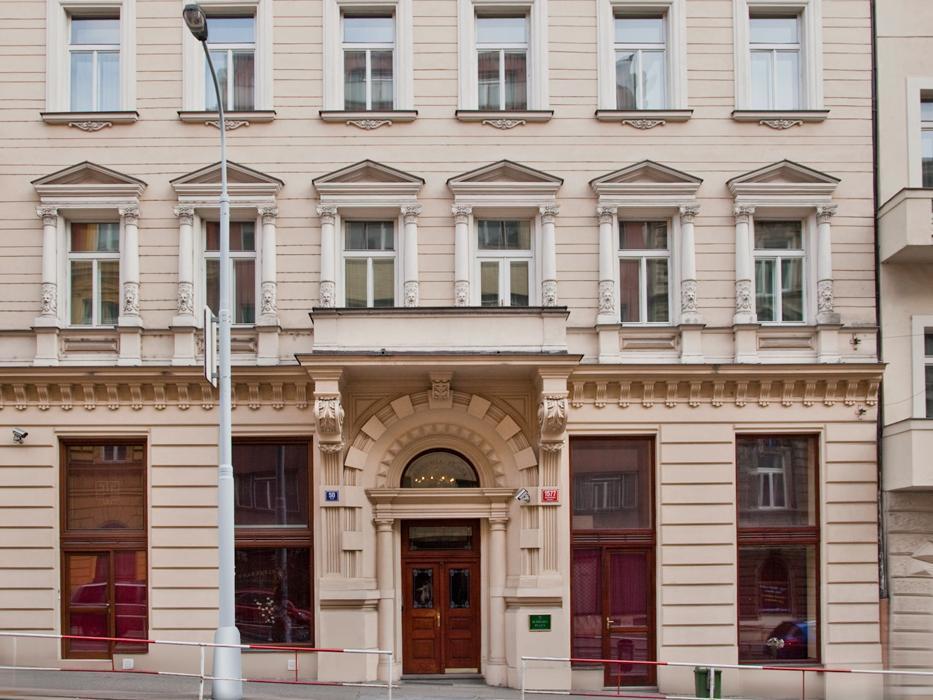 波希米亚广场公寓酒店 布拉格 外观 照片